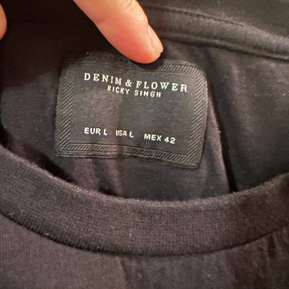 large - Picture 2 of 3